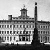 I1 palazzo di Montecitorio con il tricolore