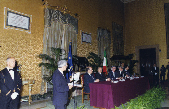 Presentazione della Relazione annuale 1998 del Garante, il Presidente Stefano RodotÃÂ , per la protezione dei dati personali.