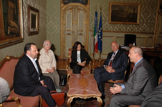 Il Presidente della Camera dei deputati, Fausto Bertinotti, riceve una delegazione dell'Associazione italiana vittime del terrorismo