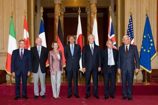 Il Presidente della Camera dei deputati, Gianfranco Fini, con i Presidenti delle Camere dei Paesi del G8in occasione della prima sessione dei lavori