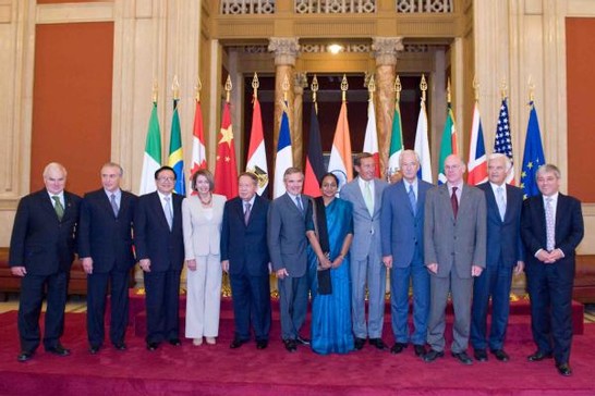Foto di gruppo dei Presidenti delle Camere dei Paesi del G8 ed i Presidenti delle Camere di Brasile, Cina, Egitto, India e Sud Africa