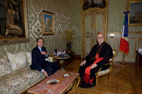 Palazzo Montecitorio - Il Presidente della Camera Gianfranco Fini riceve Sua Eminenza Tarcisio Bertone Segretario di Stato di Sua Santità Benedetto XVI