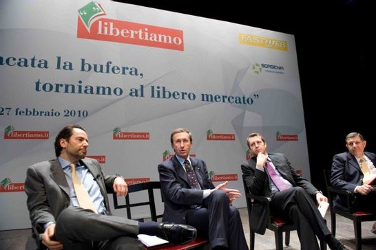 Milano, Teatro Franco Parenti - Il Presidente della Camera Gianfranco Fini partecipa alla tavola rotonda sul tema 'Placata la buferatorniamo al libero mercato'con Giampaolo Galli Luigi Zingales e Benedetto della Vedovaorganizzata nell'ambito dei seminari 2010 Libertiamo