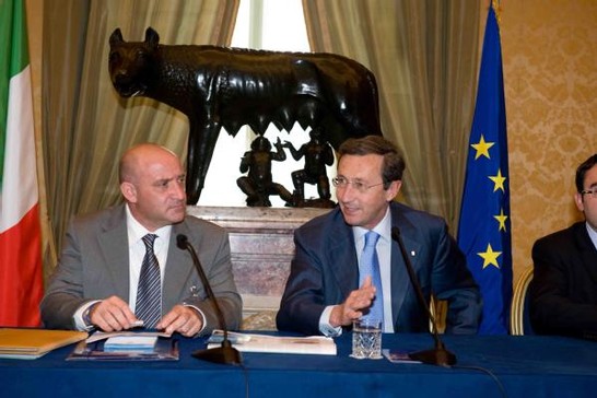 Il Presidente della Camera, Gianfranco Fini, incontra i rappresentanti del Parlamento della legalità