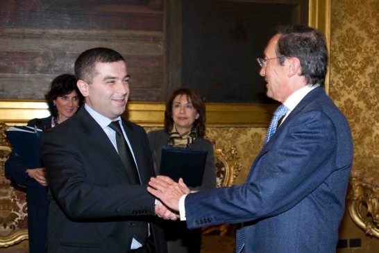 Montecitorio - Il Presidente della Camera Gianfranco Fini incontra il Presidente del Parlamento di Georgia David Bakradze