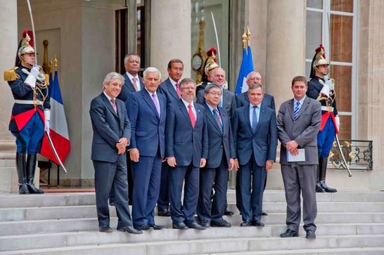 Parigi, Palazzo dell'Eliseo - Il Presidente della Camera dei deputati Gianfranco Fini con i Presidenti delle Camere dei Paesi del G8