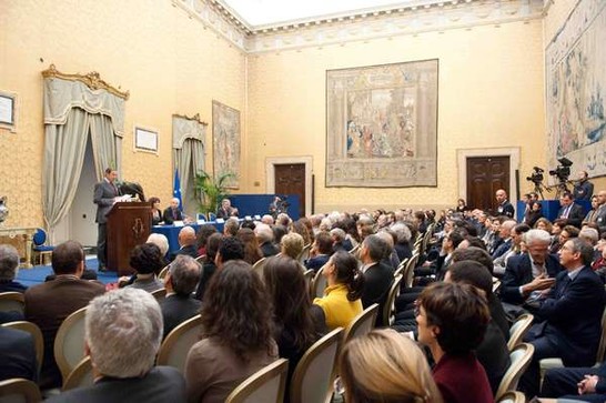 Montecitorio, Sala della Lupa - Il Presidente della Camera dei deputati Gianfranco Fini interviene alla cerimonia commemorativa di Antonio Cassese