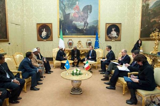 Montecitorio, Sala del Cavaliere - Il Presidente della Camera dei deputati Gianfranco Fini riceve il Presidente del Parlamento Federale di Transizione della Somalia Sharif Hassan