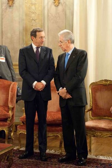 Senato della Repubblica - Il Presidente della Camera dei deputati Gianfranco Fini con il Presidente del Consiglio Mario Monti