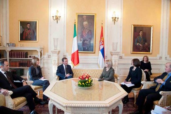Il Presidente della Camera dei deputati Gianfranco Fini con Slavica Djukic Dejanovic Presidente dell'Assemblea Nazionale Serba
