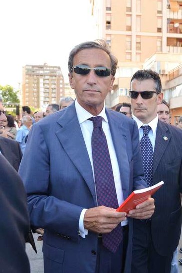Il Presidente della Camera dei deputati Gianfranco Fini sul luogo della strage di Via D'Amelio