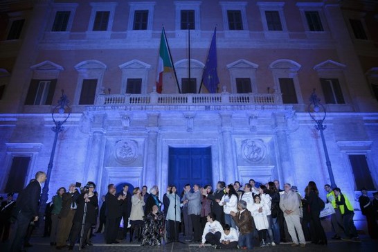 Illuminazione della facciata di Palazzo Montecitorio in occasione della Giornata Mondiale di sensibilizzazione sull'Autismo