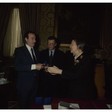 Il Presidente Iotti consegna le medaglie d'oro ai pensionati della Camera