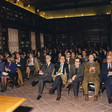 Gli invitati ascoltano i relatori alla cerimonia di consegna del 'Premio Campagna'.