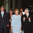 Il Presidente della Camera dei deputati, Luciano Violante, accompagna all'uscita il Re di Spagna, Juan Carlos I, e la Regina, Sofia di Grecia