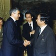 Il Presidente della Camera dei deputati, Pier Ferdinando Casini, saluta il capo della delegazione giapponese
