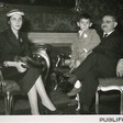 Giovanni Leone con la moglie ed il figlio e con alcune persone dopo l'elezione a presidente della Camera dei Deputati