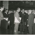 Il Presidente Pertini consegna onorificenze al personale