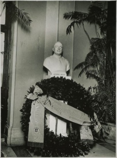 Inaugurazione del busto di Alfredo Rocco. Presenti i presidenti di Camera e Senato, Costanzo Ciano e Luigi Federzoni.