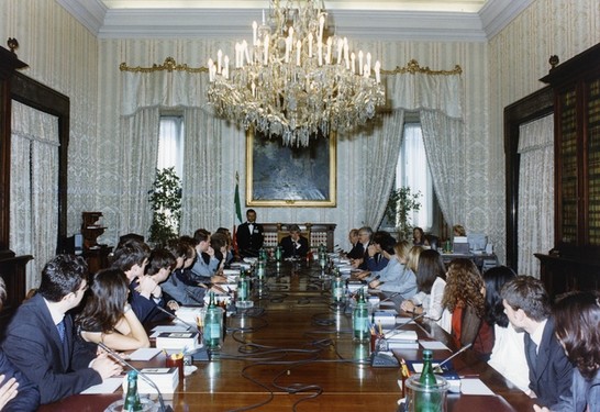 Il Presidente della Camera dei deputati, Pier Ferdinando Casini, riceve un gruppo di studenti dell'Associazione per gli studi e ricerche parlamentari