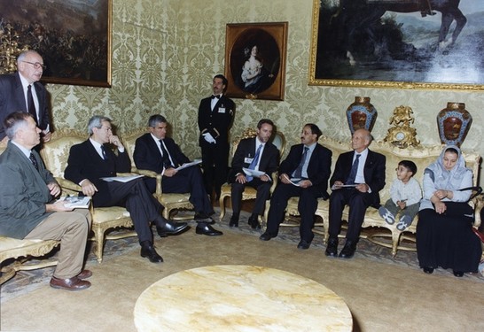 Il Presidente  della Camera dei deputati, Pier Ferdinando Casini, a colloquio con  i vincitori del premio Internazionale 'Alexander Langer 2001' Sami Adwan e Dan Bar