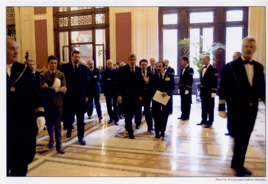 Il Presidente della Camera dei deputati, Pier Ferdinando Casini, si reca all'ingresso principale di Palazzo Montecitorio per accogliere le Autorità