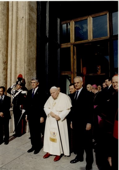 Sua Santità Giovanni Paolo II riceve gli Onori militari in Piazza Montecitorio