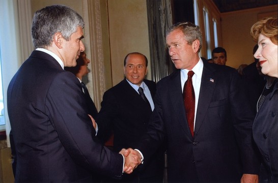 Il Presidente della Camera dei deputati, Pier Ferdinando Casini, saluta il Presidente degli Stati Uniti d'America, George Bush