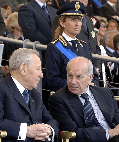 Il Presidente della Repubblica, Carlo Azeglio Ciampi, e il Presidente della Camera dei deputati, Fausto Bertinotti, assistono alla Cerimonia