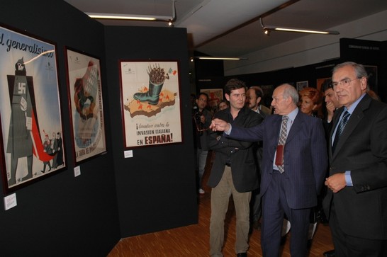Il Presidente della Camera dei deputati, Fausto Bertinotti, inaugura la mostra