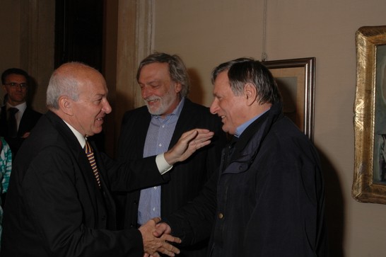 Il Presidente della Camera dei deputati, Fausto Bertinotti, saluta il Fondatore dell'Associazione 'Libera', Don Luigi Ciotti