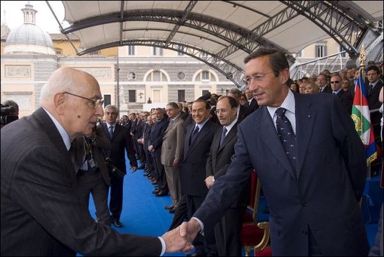 Il Presidente della Camera dei deputati, Gianfranco Fini, saluta il Presidente della Repubblica, Giorgio Napolitano