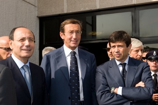Il Presidente della Camera dei deputati, Gianfranco Fini, insieme al Vicepresidente, Maurizio Lupi, e al Presidente dela Senato della Repubblica, Renato Schifani