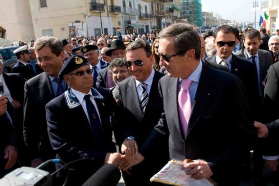 Mazara del Vallo (TP) - Il Presidente della Camera Gianfranco Fini durante la visita alla cittadina di Mazara del Vallo