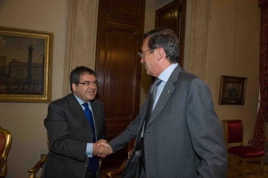 Il Presidente della Camera dei deputati, Gianfranco Fini, riceve il presidente dell'Associazione dei parlamentari amici dei Comuni, Enzo Bianco