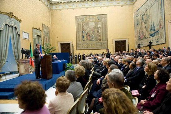 Il Presidente della Camera Gianfranco Fini interviene nella Sala della Lupa per l'incontro in onore di Pietro Ingraoin occasione del suo novantacinquesimo compleanno