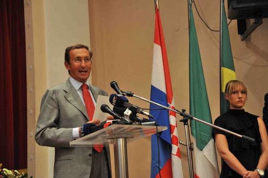Pola - Il Presidente della Camera dei deputati Gianfranco Fini incontra la Comunità Italiana