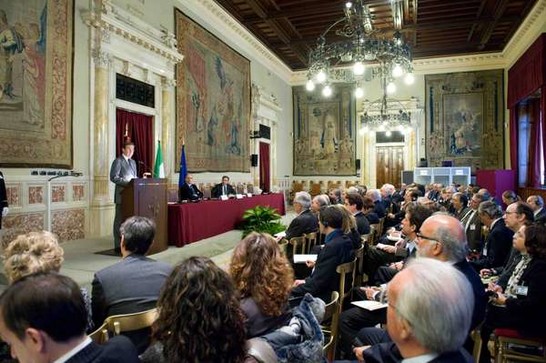 Montecitorio, Sala della Regina - Il Presidente della Camera dei deputati Gianfranco Fini interviene alla Sessione inaugurale dell'XI Foro di Dialogo Italia-Spagna