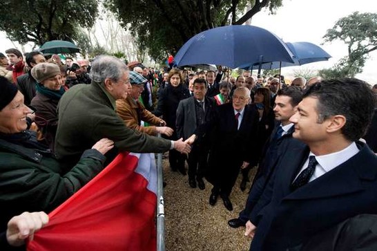 Il Presidente della Camera dei deputati, Gianfranco Fini, all'inaugurazione del nuovo Parco degli Eroi alla presenza del Capo dello Stato