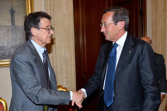 Il Presidente della Camera dei deputati Gianfranco Fini con il Ministro per i rapporti con il Parlamento Piero Giarda