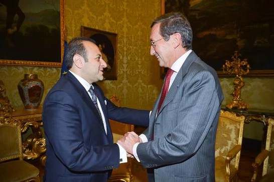Il Presidente della Camera dei deputati, Gianfranco Fini, con il Ministro per gli Affari europei della Repubblica di Turchia, Egemen Bagis