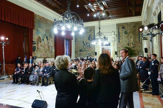 Il Presidente della Camera dei deputati Gianfranco Fini interviene alla rappresentazione teatrale 'Con le tasche piene di miracoli' in occasione della Giornata internazionale delle persone con disabilità