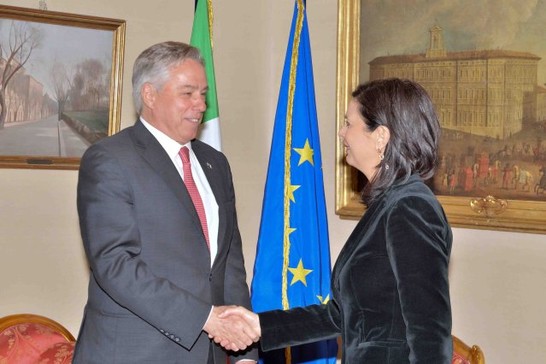La Presidente della Camera dei deputati, Laura Boldrini, saluta l'Ambasciatore degli Stati Uniti America, David Thorne