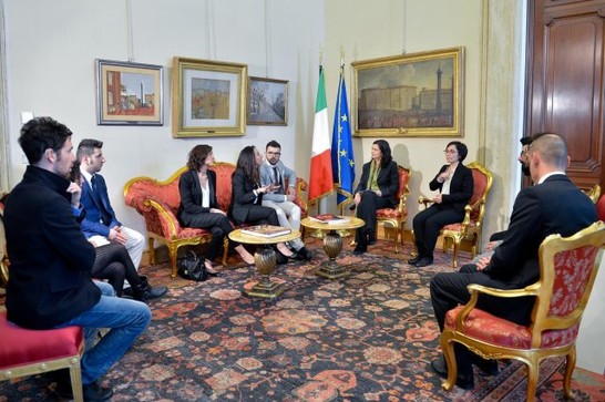 La Presidente della Camera dei deputati, Laura Boldrini, riceve una delegazione di Radio Kaos ItaLis per il riconoscimento della Lingua dei Segni