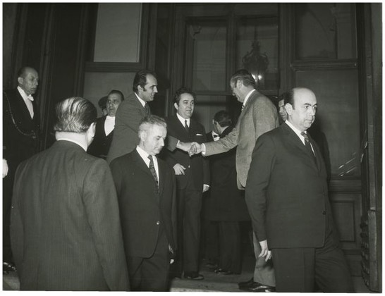 Il presidente della Camera dei deputati Alessandro Pertini riceve il sindaco di Bucarest Dumitru Popa accompagnato dal sindaco di Roma Clelio Darida