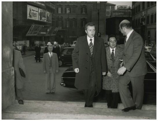 Il presidente della Camera dei Deputati Alessandro Pertini riceve l'ambasciatore della Jugoslavia