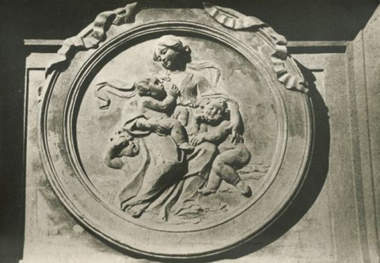 Palazzo Montecitorio - Ingresso principale: particolare del medaglione scultoreo