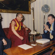 Il Presidente della Commissione Affari Esteri e Comunitari, Mirko Tremaglia, a colloquio con il Dalai Lama