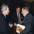 Scambio di doni tra il Presidente della Camera dei deputati, Luciano Violante, ed il Presidente del Parlamento lituano, Vytautas Landsbergis