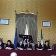Il Presidente della Commissione di garanzia per l'attuazione della legge sullo sciopero nei servizi pubblici, Gino Giugni, presenta la relazione annuale